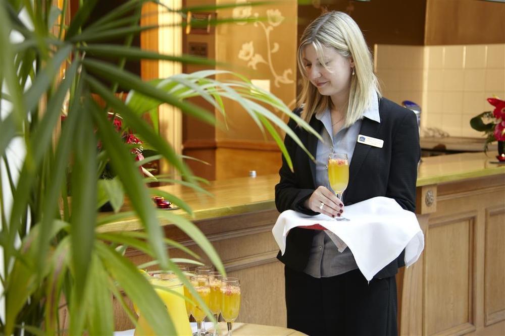 Best Western Cumberland Hotel Harrow Restaurante foto